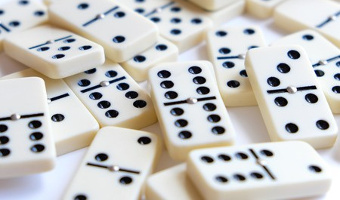 Jogo de Domino em grupo